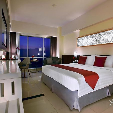 Atria Hotel Malang Exterior photo