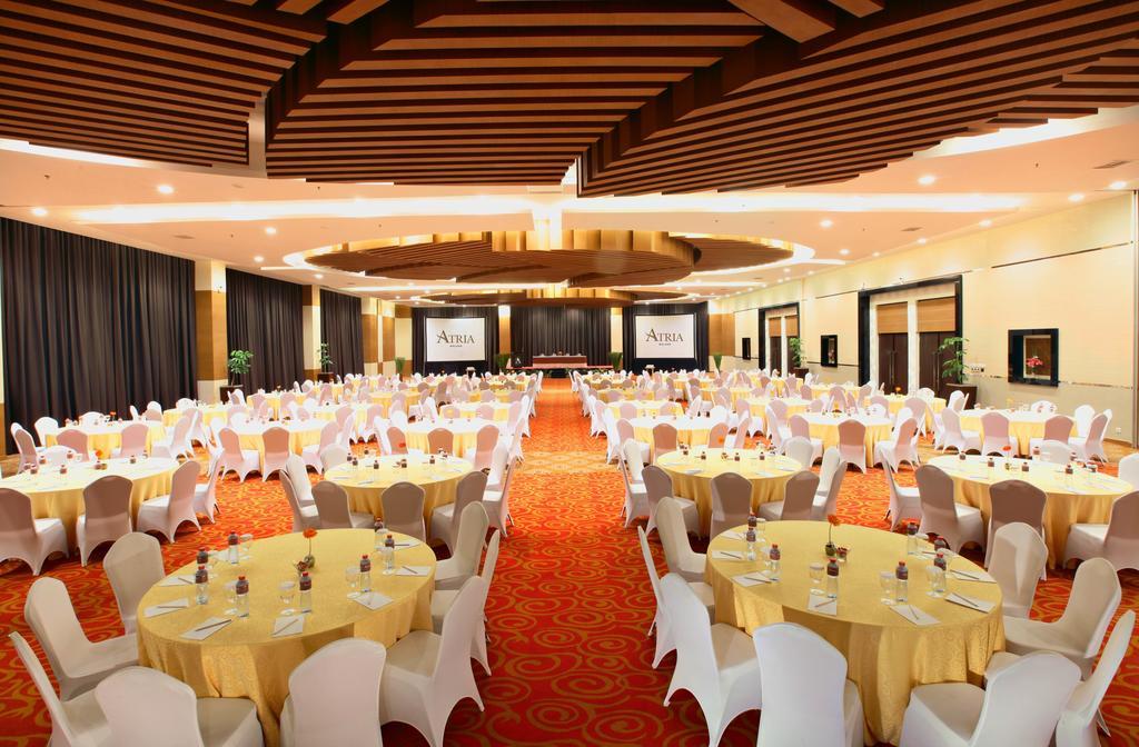 Atria Hotel Malang Exterior photo
